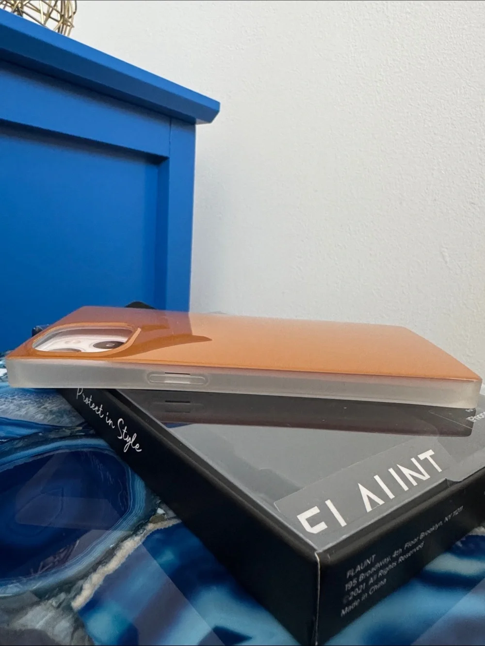 Flaunt Square Brown iPhone 13 Case